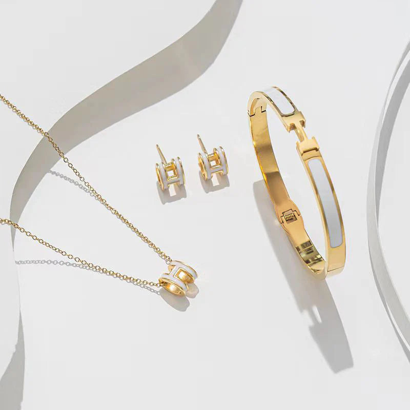 H Classic Three Piece Set