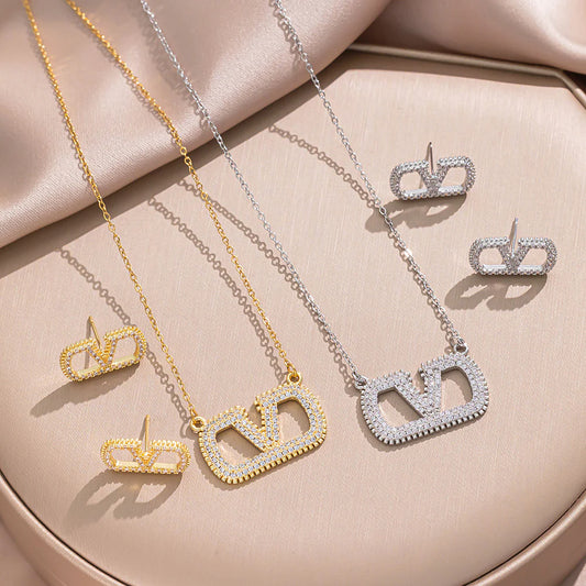 Valeria Studs & Necklace Set
